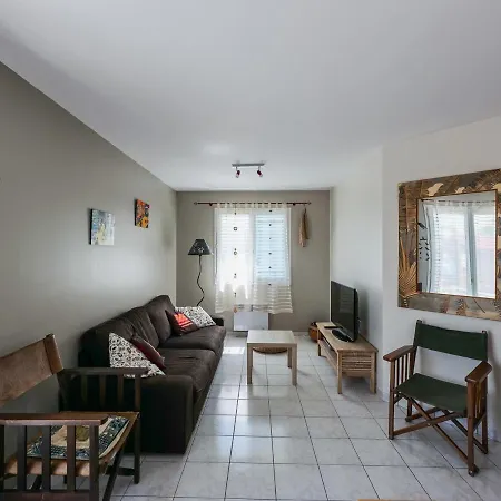 Maison Calme Proche Avec Jardin Et Terrasse - Fr-1-197-500 Holiday home