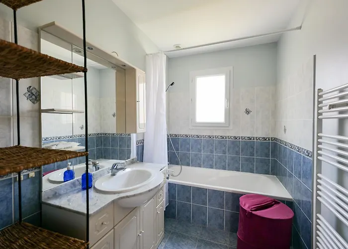 Maison Calme Proche Avec Jardin Et Terrasse - Fr-1-197-500 *