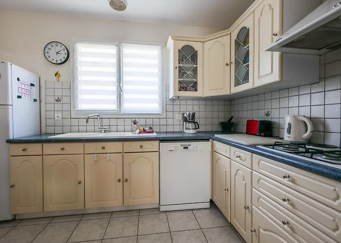 Maison Calme Proche Avec Jardin Et Terrasse - Fr-1-197-500